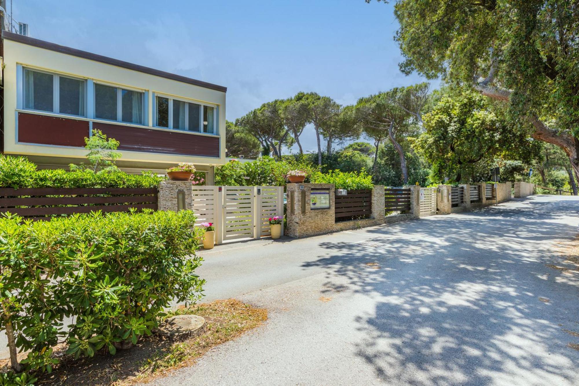 Residence Casa Di Caccia Marina Di Bibbona Exterior foto