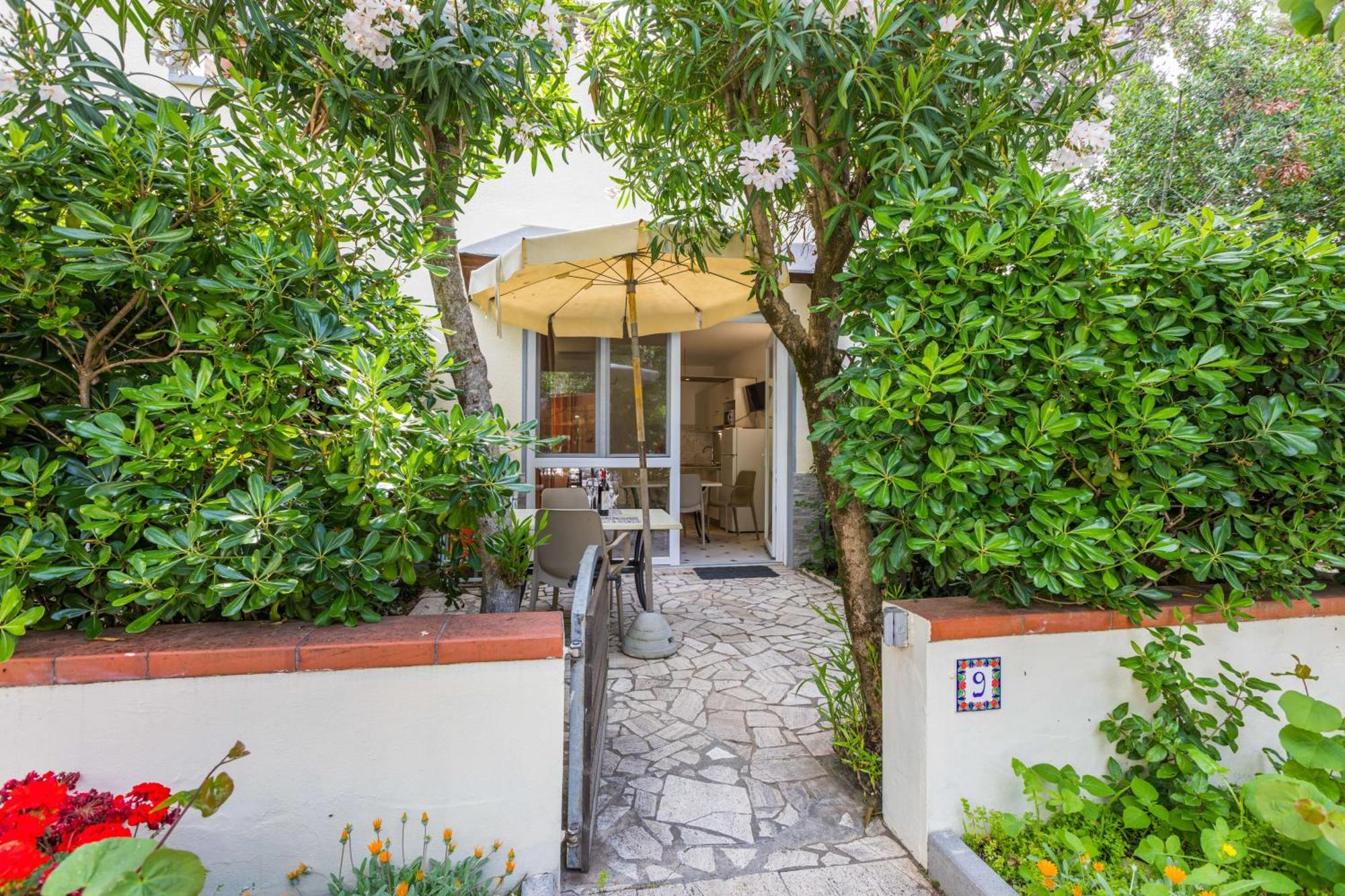 Residence Casa Di Caccia Marina Di Bibbona Exterior foto